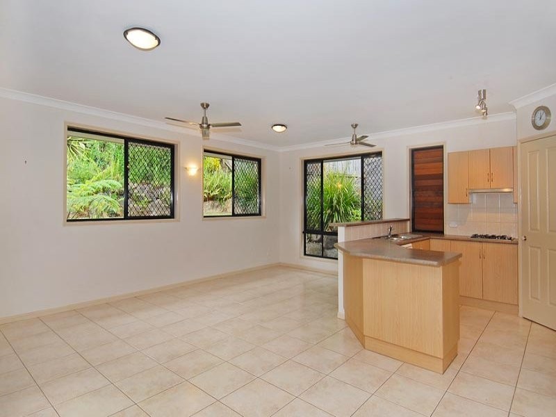 3 Ben Bolt Close, Redlynch QLD 4870