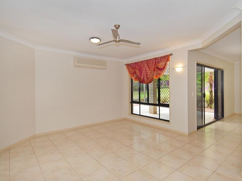 3 Ben Bolt Close, Redlynch QLD 4870