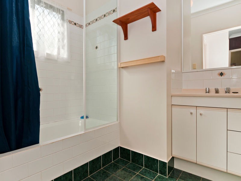 2 Sugar Glider Close, Kamerunga QLD 4870