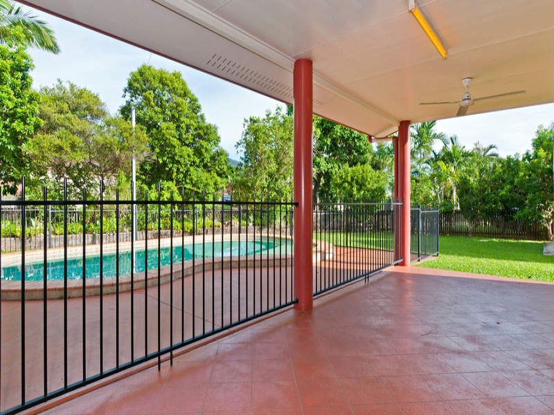 2 Sugar Glider Close, Kamerunga QLD 4870