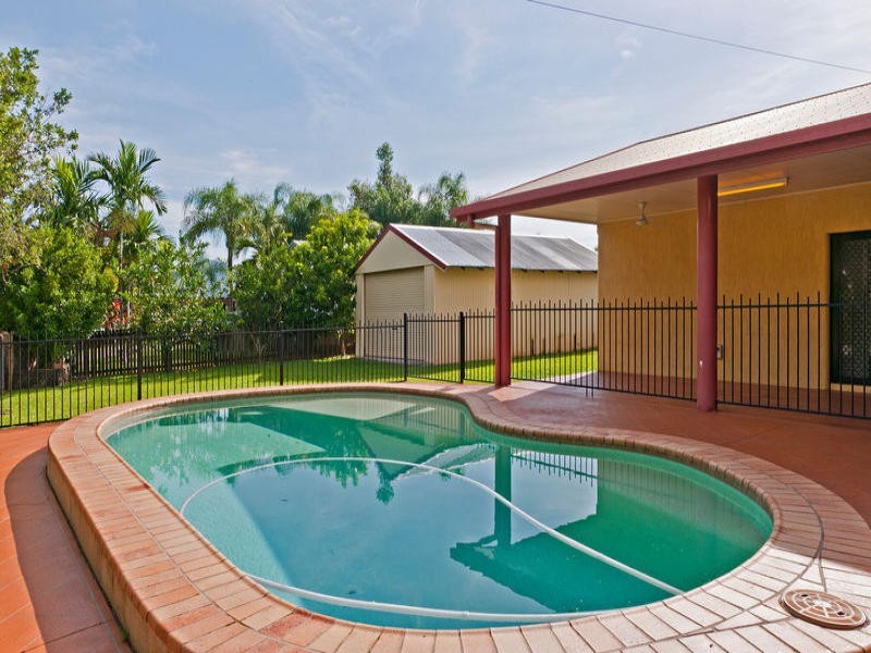 2 Sugar Glider Close, Kamerunga QLD 4870