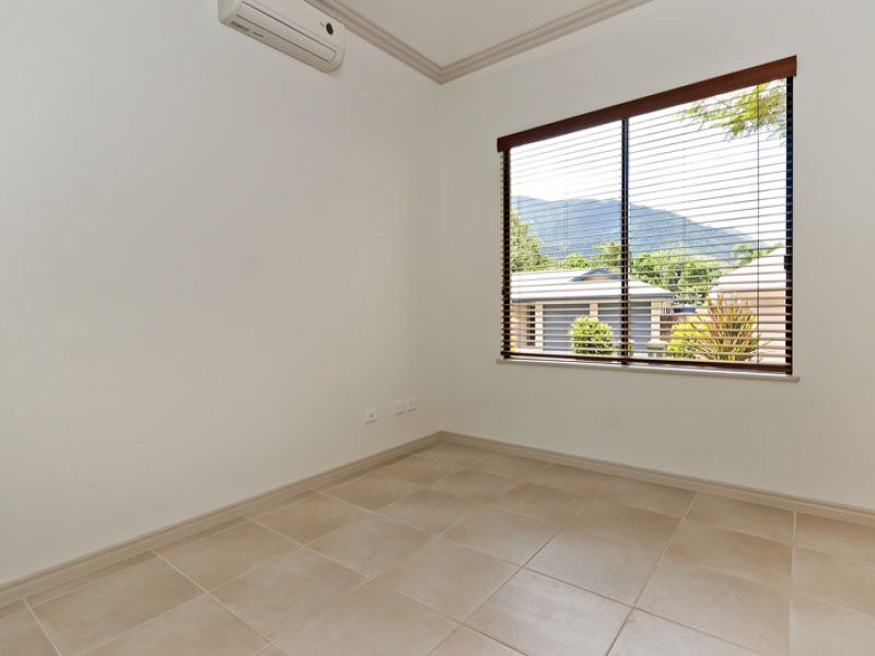8 Lum Jim street, Redlynch QLD 4870