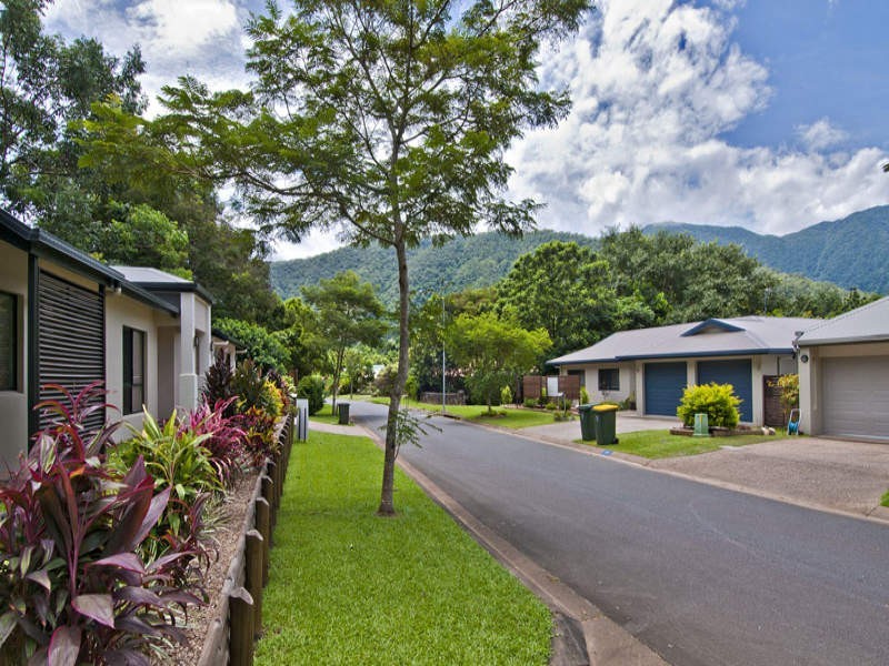 8 Lum Jim street, Redlynch QLD 4870