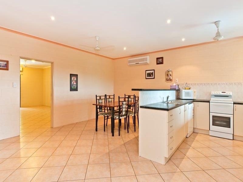 37 Pilosa Street, Redlynch QLD 4870