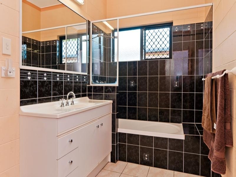 37 Pilosa Street, Redlynch QLD 4870