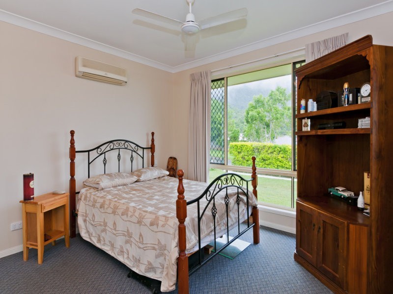 42 Pilosa Street, Redlynch QLD 4870