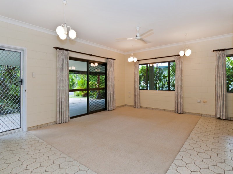 13 Caribbean Street, Holloways Beach QLD 4878