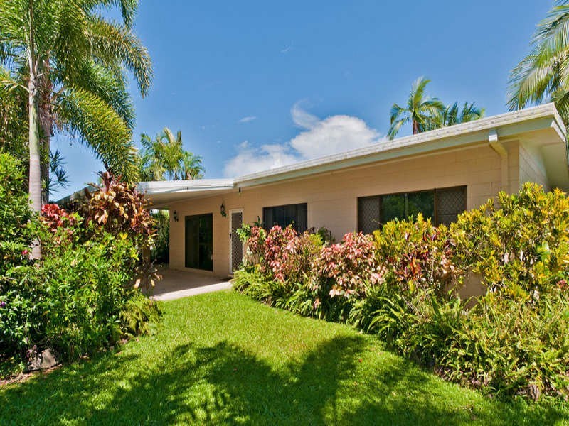 13 Caribbean Street, Holloways Beach QLD 4878