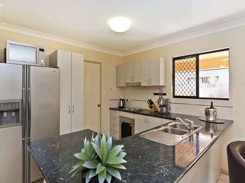 65 William Hickey Street, Redlynch QLD 4870