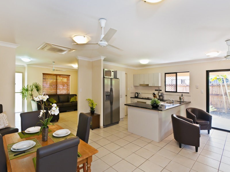 65 William Hickey Street, Redlynch QLD 4870