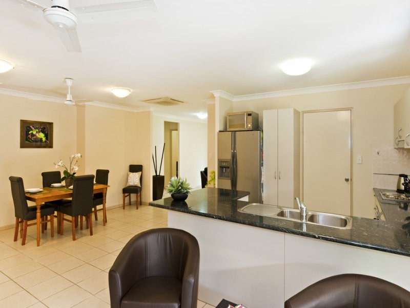 65 William Hickey Street, Redlynch QLD 4870