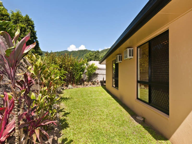 65 William Hickey Street, Redlynch QLD 4870