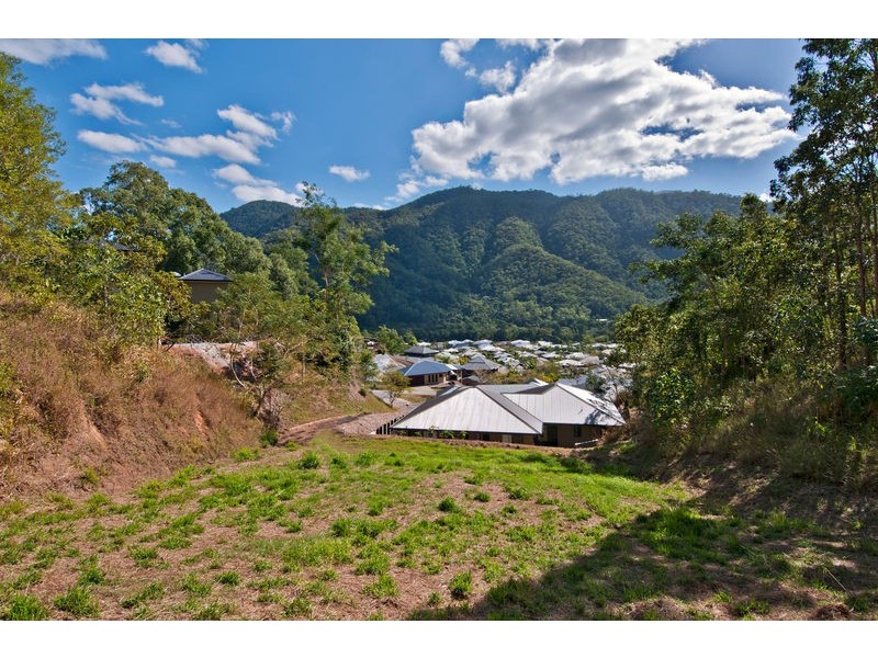 27 Willie Ming Close, Redlynch QLD 4870