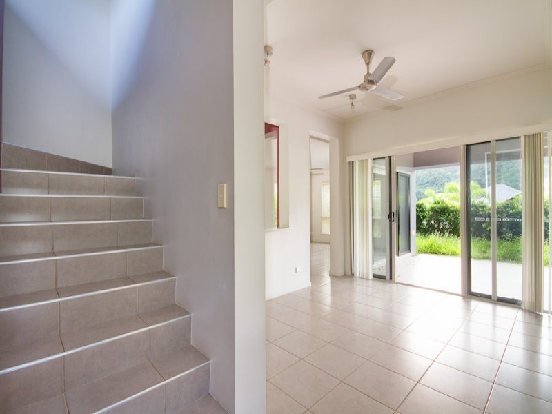 16 Willie Ming Close, Redlynch QLD 4870