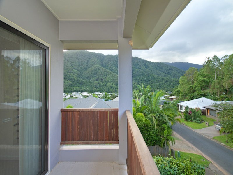 16 Willie Ming Close, Redlynch QLD 4870