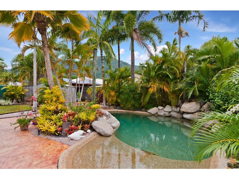7 Mistletoe Close, Kamerunga QLD 4870
