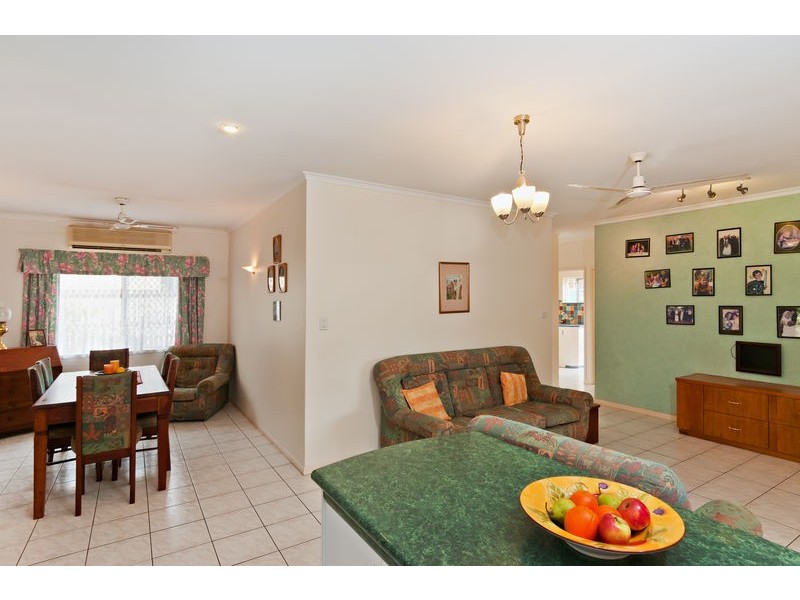 7 Mistletoe Close, Kamerunga QLD 4870