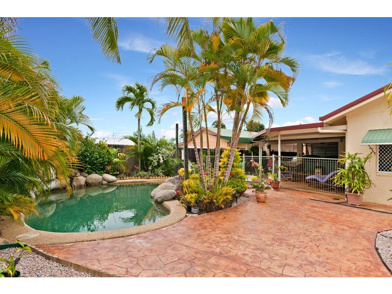 7 Mistletoe Close, Kamerunga QLD 4870