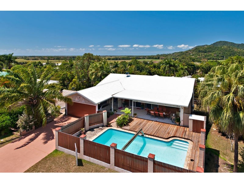 18 Toona Terrace, Redlynch QLD 4870