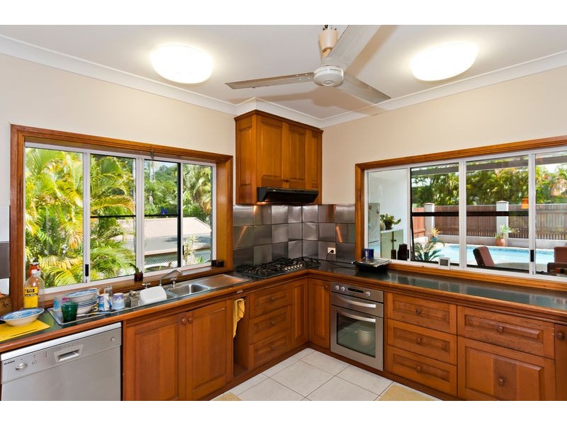 18 Toona Terrace, Redlynch QLD 4870