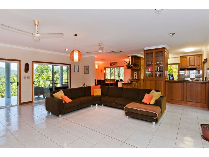 18 Toona Terrace, Redlynch QLD 4870