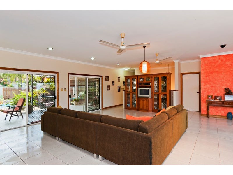 18 Toona Terrace, Redlynch QLD 4870