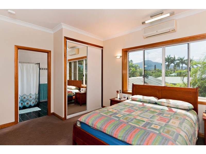 18 Toona Terrace, Redlynch QLD 4870