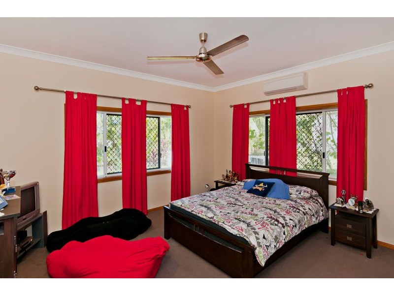18 Toona Terrace, Redlynch QLD 4870