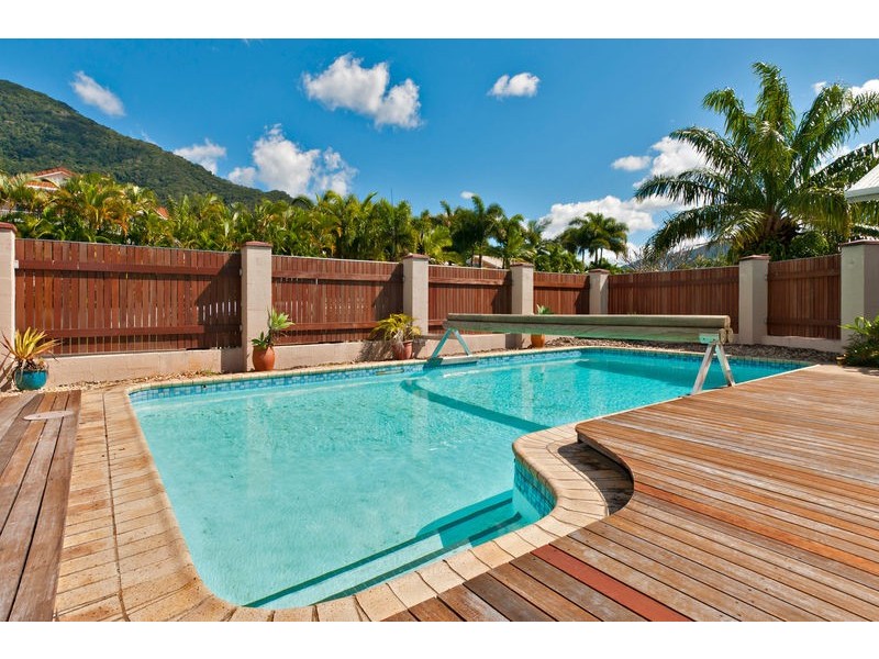 18 Toona Terrace, Redlynch QLD 4870