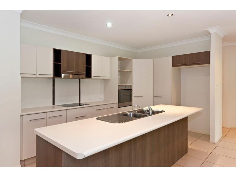 11 Davidson Close, Redlynch QLD 4870