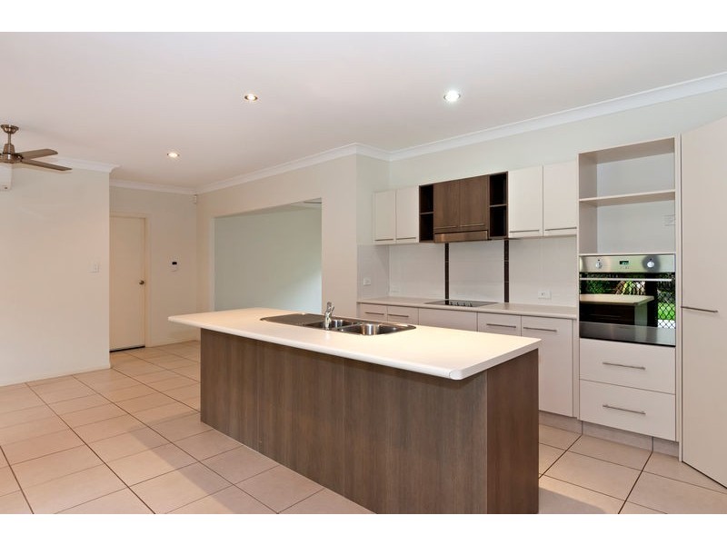 11 Davidson Close, Redlynch QLD 4870