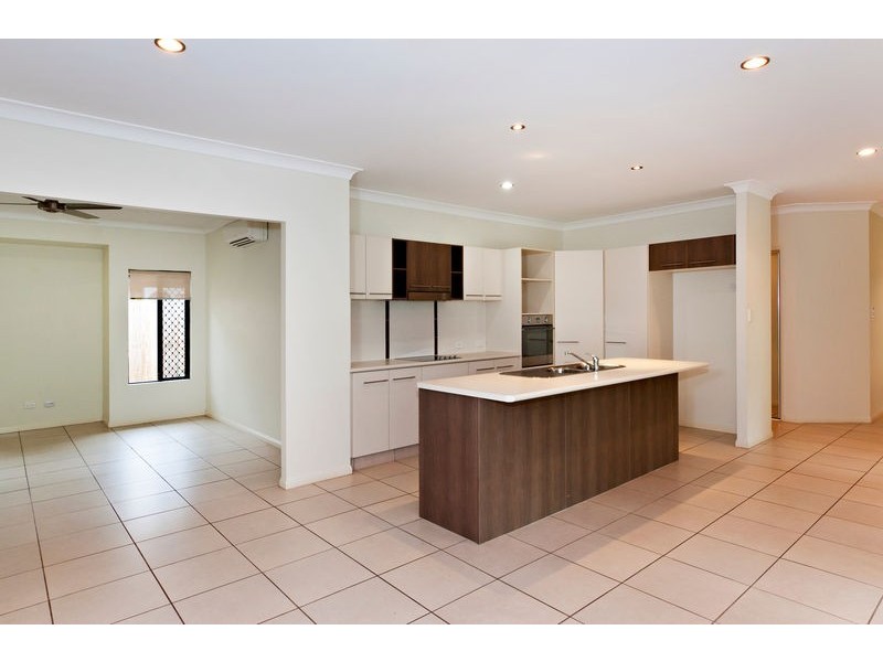 11 Davidson Close, Redlynch QLD 4870