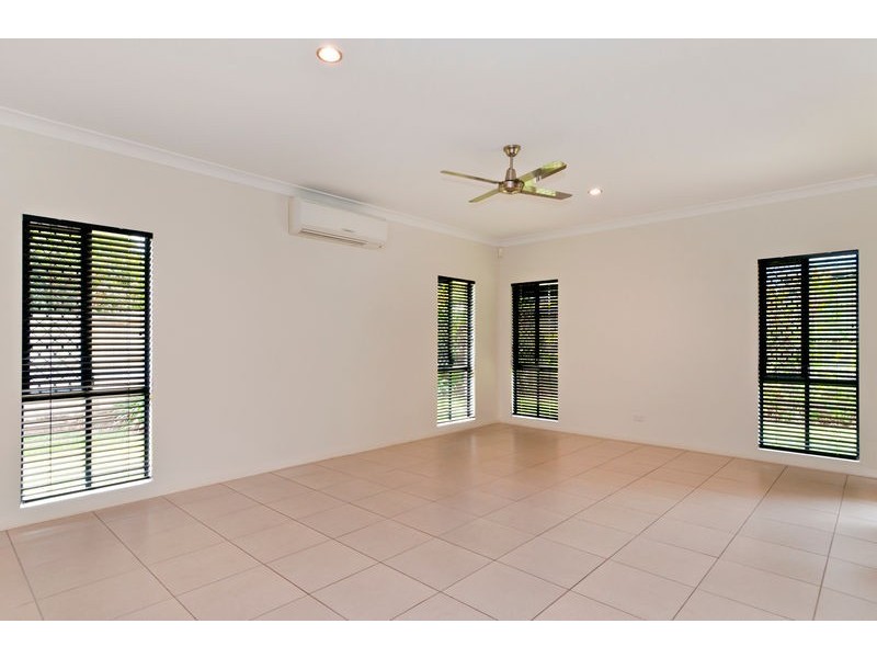 11 Davidson Close, Redlynch QLD 4870