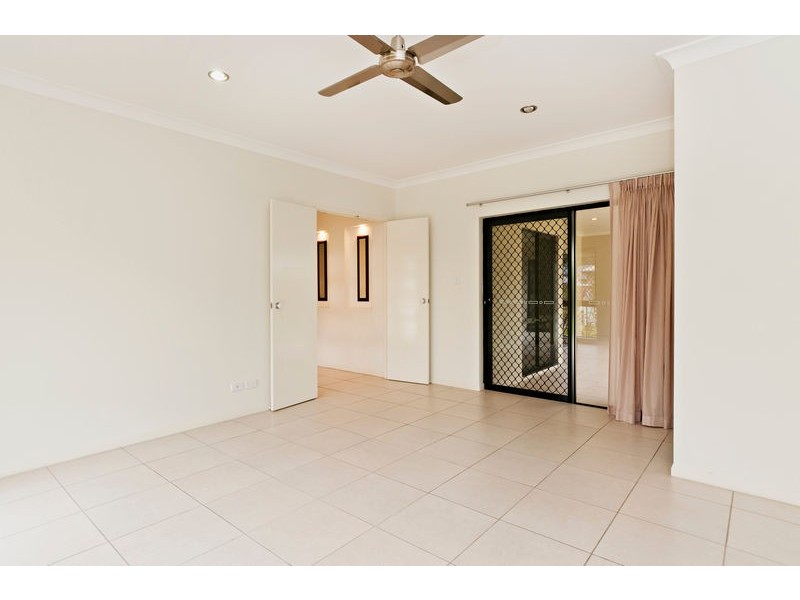 11 Davidson Close, Redlynch QLD 4870