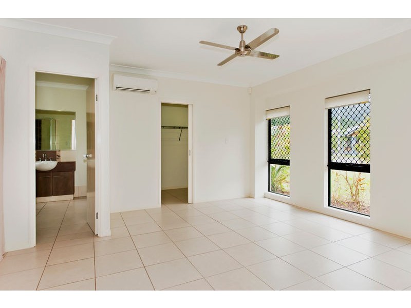 11 Davidson Close, Redlynch QLD 4870