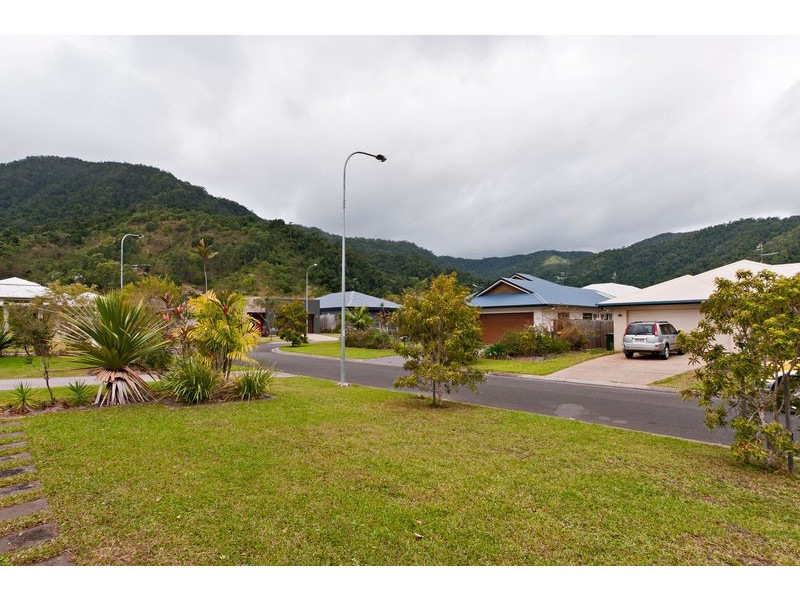 11 Davidson Close, Redlynch QLD 4870