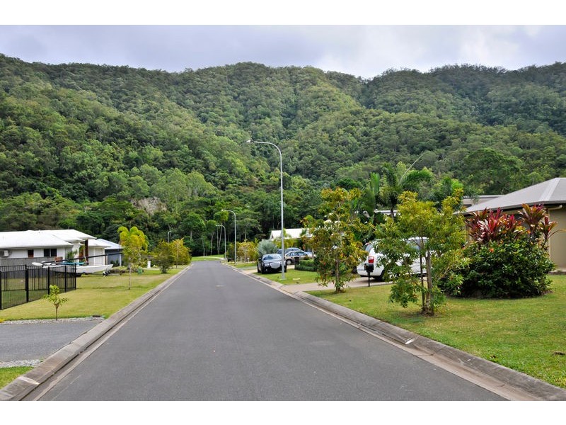 11 Davidson Close, Redlynch QLD 4870