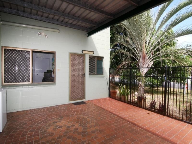 16/25 Hibiscus (Cnr Poinciana & Pandanus), Holloways Beach QLD 4878
