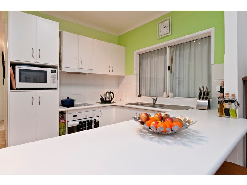 8 Stella Maris Close, Redlynch QLD 4870