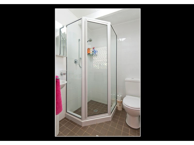 8 Stella Maris Close, Redlynch QLD 4870