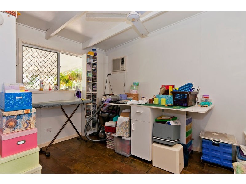 8 Stella Maris Close, Redlynch QLD 4870