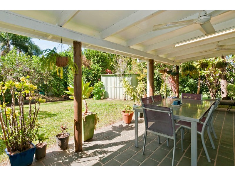 8 Stella Maris Close, Redlynch QLD 4870