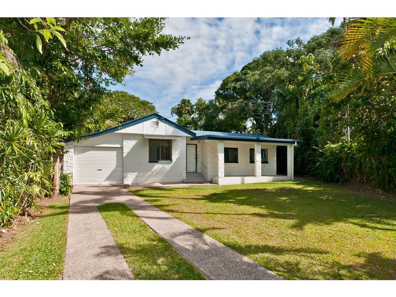 14 Draper Place, Whitfield QLD 4870