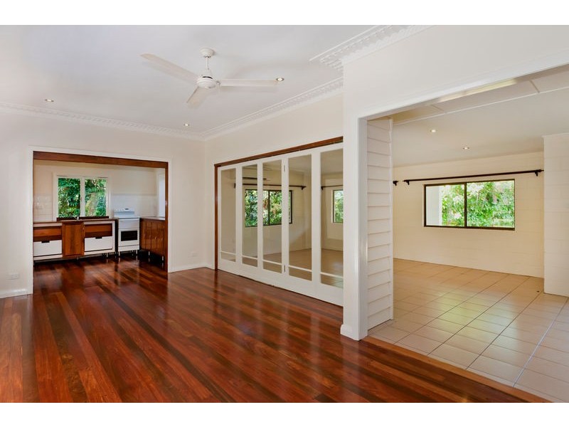 14 Draper Place, Whitfield QLD 4870