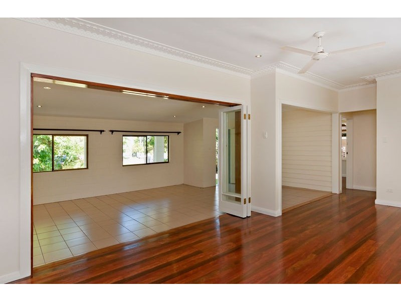 14 Draper Place, Whitfield QLD 4870