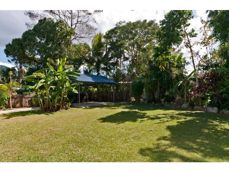14 Draper Place, Whitfield QLD 4870