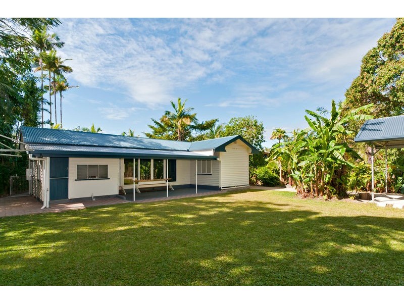 14 Draper Place, Whitfield QLD 4870