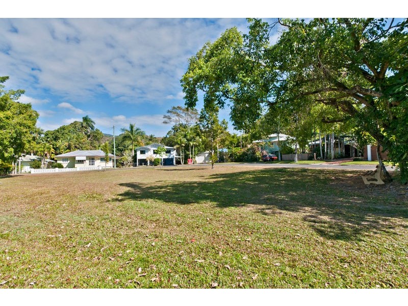 14 Draper Place, Whitfield QLD 4870