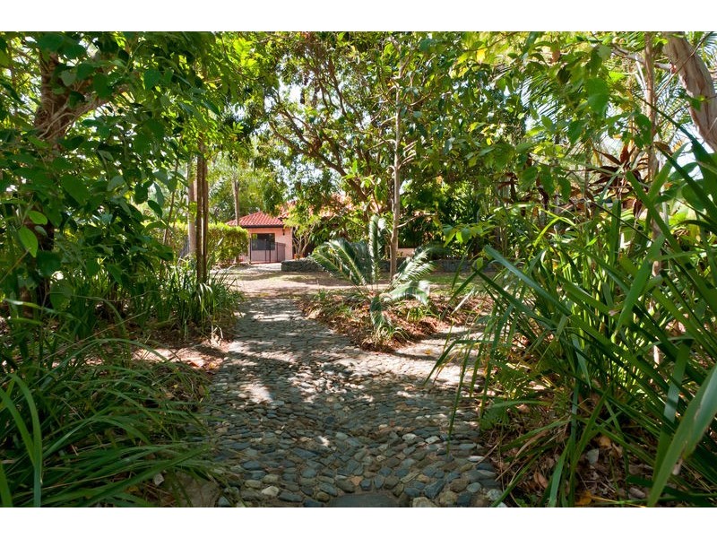 6 Carolyn Close, Yorkeys Knob QLD 4878