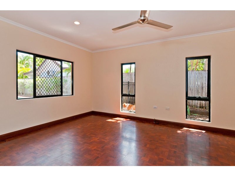 6 Carolyn Close, Yorkeys Knob QLD 4878